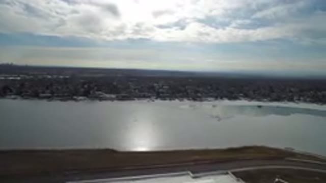 HIDDEN LAKE COLORADO-2016: Drone Video Of A Large Lake That Separates A Town