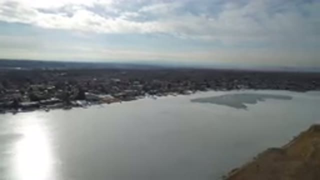 HIDDEN LAKE COLORADO-2016: Amazing Camera Slowly Panning At The City Coastal