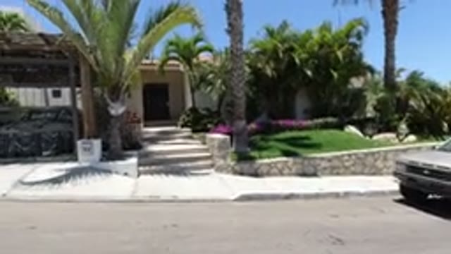 SAN JOSE DEL CABO MEXICO-2020: Video Of Houses In The Countryside With Wranglers
