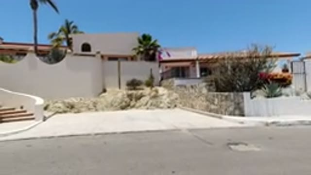 SAN JOSE DEL CABO MEXICO-2020: A View Of A Large Residence On A Brilliant Sunny Day