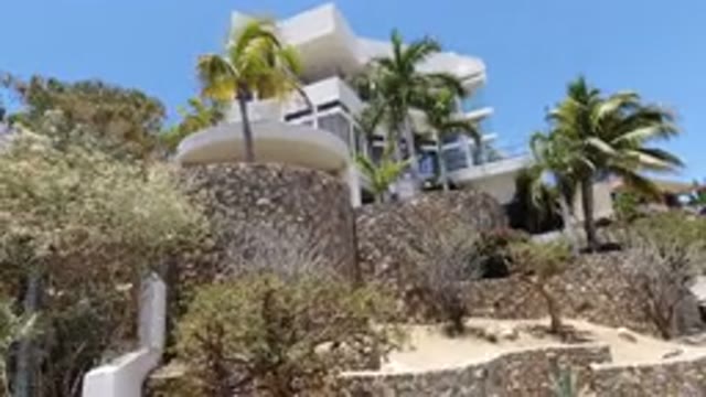 SAN JOSE DEL CABO MEXICO-2020: Walking Through And Recording An Upper-Class Neighborhood