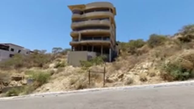 SAN JOSE DEL CABO MEXICO-2020: The Video Shows A Large Apartment Building Under Construction