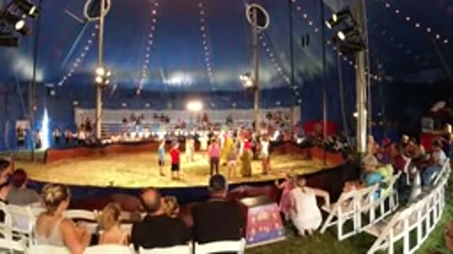 BROOMFIELD COLORADO-2019: Crowd Watching Children Volunteer Play And Work