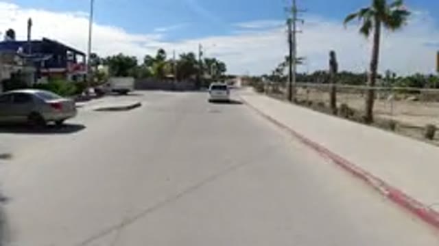 LOS CABOS MEXICO-2019: Wrangler Following White Van Starts Swerving - Dash