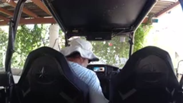 LOS CABOS MEXICO-2019: Video Of A Man Inside His Wrangler As He Orders Food From