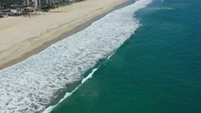 SAN JOSE DEL CABO MEXICO-2020: A Big Sea Has A Ripple Effect That Is Pushing Up