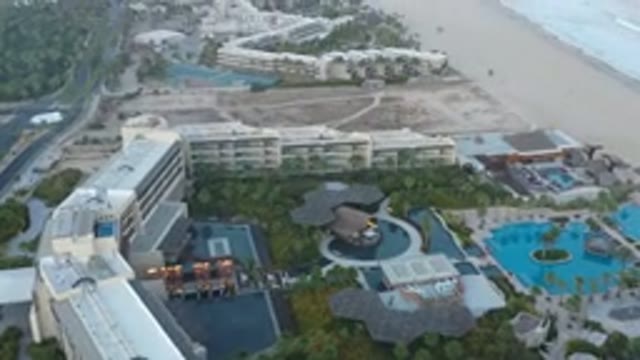 SAN JOSE DEL CABO MEXICO-2020: Two Beach Resorts With Plenty Of Buildings Pools
