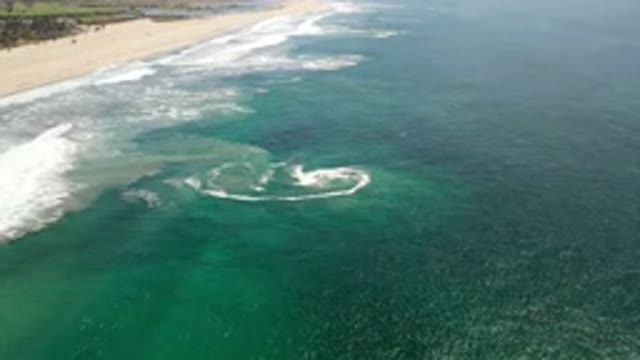 LOS CABOS MEXICO-2020: Ocean Water Expanding and Creating Currents