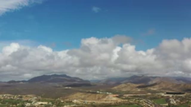 LOS CABOS MEXICO-2020: Brilliant Footage Of A City Next To Mountains With Clouds