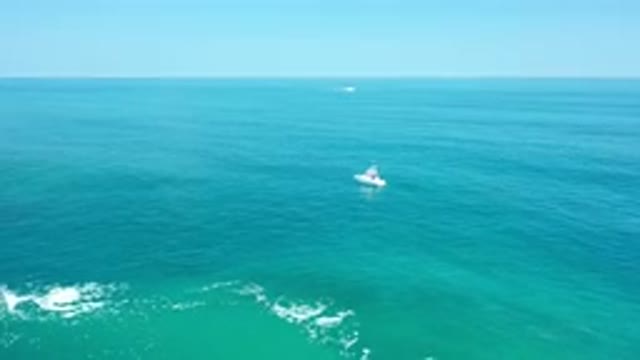 LOS CABOS MEXICO-2020: Horizon Sea Boat Sailboat White Blue Infinite Stream