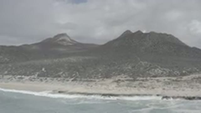 LOS CABOS MEXICO-2020: Panning View Of The Ocean Next To The Shore And