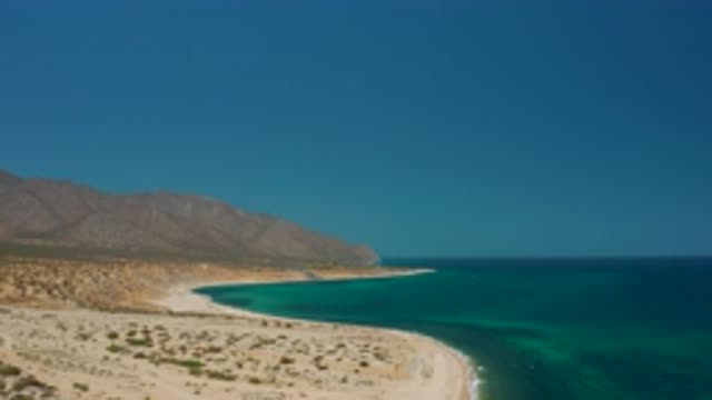 EL SARGENTO LA VENTANA MEXICO-2020: Aerial View Of A Beach With Waves