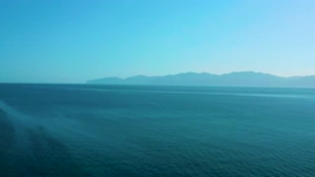 EL SARGENTO LA VENTANA MEXICO-2020: Brief Pan Of The Sea Along The Coast