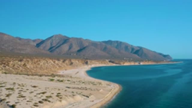 EL SARGENTO LA VENTANA MEXICO-2020: Camera Slowly Panning Away From Beautiful Beachside View