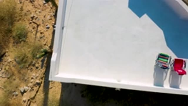 EL SARGENTO LA VENTANA MEXICO-2020: House Roof With Chairs