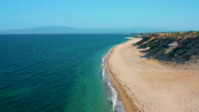 EL SARGENTO LA VENTANA MEXICO-2020: Waves Crashing Along The Shore Of A Land
