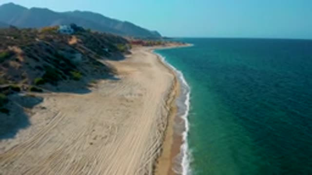 EL SARGENTO LA VENTANA MEXICO-2020: Gentle Waves Crashing Onto Sandy Beach
