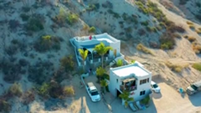 EL SARGENTO LA VENTANA MEXICO-2020: Overhead View Of A Luxury House In The Warm Desert Landscape