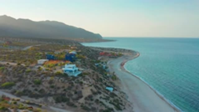 EL SARGENTO LA VENTANA MEXICO-2020: Desolate Beach-side Flyover With Buildings