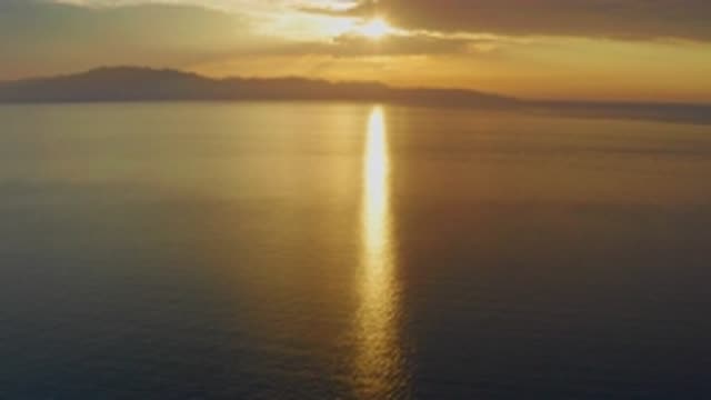 EL SARGENTO LA VENTANA MEXICO-2020: The Golden View Of The Sky And Sun Reflecting On The Sea