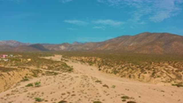 EL SARGENTO LA VENTANA MEXICO-2020: Aerial Video Of An Empty Desert Road With A