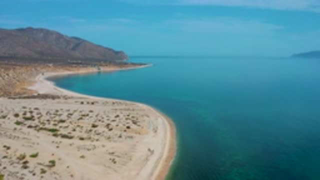 EL SARGENTO LA VENTANA MEXICO-2020: Aerial View Of Waves Crashing On The Shore