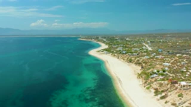 EL SARGENTO LA VENTANA MEXICO-2020: Blue Ocean Water Turns Green As It Nears A