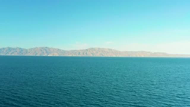 EL SARGENTO LA VENTANA MEXICO-2020: Drone Shot Of The Clean And Clear Blue Ocean