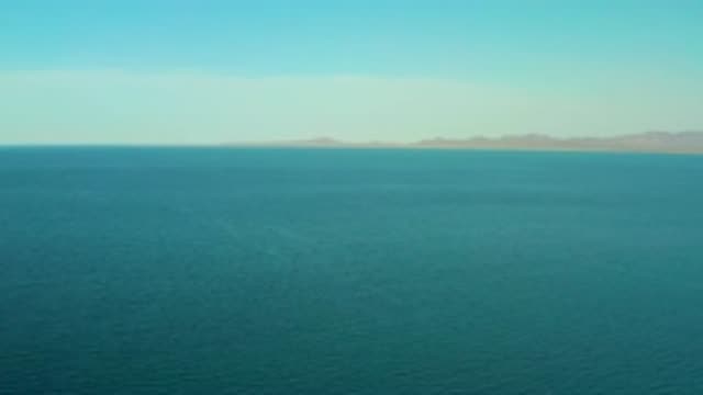 EL SARGENTO LA VENTANA MEXICO-2020: Aerial View Of Ocean With Blurry Mountains