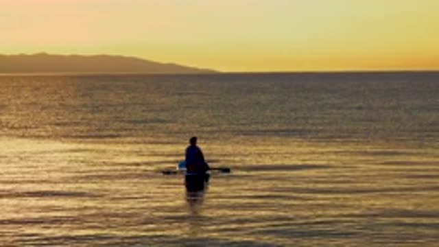 EL SARGENTO LA VENTANA MEXICO-2020: A Person On Their Boat In The Middle Of The