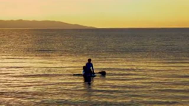 EL SARGENTO LA VENTANA MEXICO-2020: Rowing to the Shore at Dusk and Dawn on a Lake and River