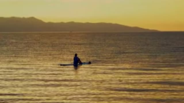 EL SARGENTO LA VENTANA MEXICO-2020: Yellow Sky And Sea With Canoeist