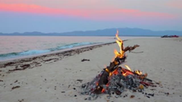 EL SARGENTO LA VENTANA MEXICO-2020: Sunset On The Beach With Warm Fire Heat Pink