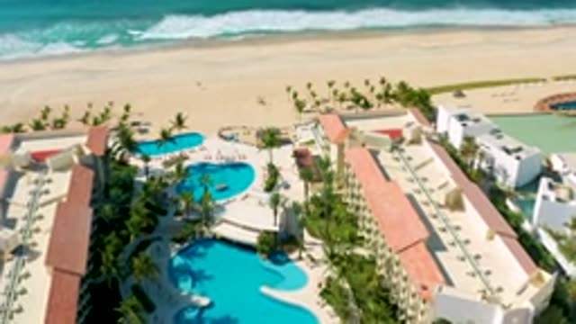 LOS CABOS MEXICO-2020: Beautiful Sea Shore With Blueish Water And Resort With