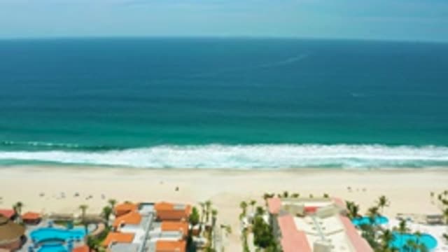 SAN JOSE DEL CABO MEXICO-2020: Waves At A Beach In A Holiday Resort