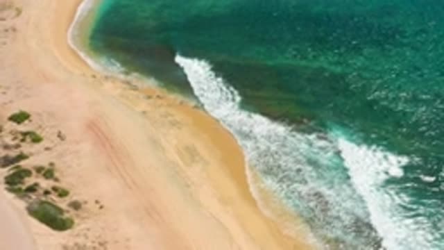 SHIPWRECKS BEACH BCS MEXICO-2020: Waves Hitting an Empty Beach