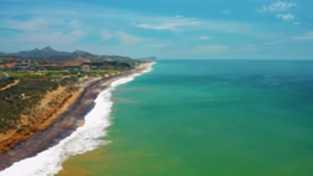 SAN JOSE DEL CABO MEXICO-2020: Gradient Sea Sways Across Shoreline And Returns