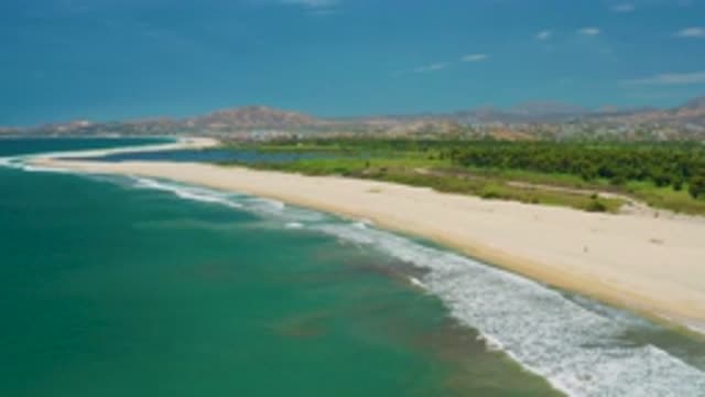 SAN JOSE DEL CABO MEXICO-2020: Brilliant Sea Water With Mild Waves Coming