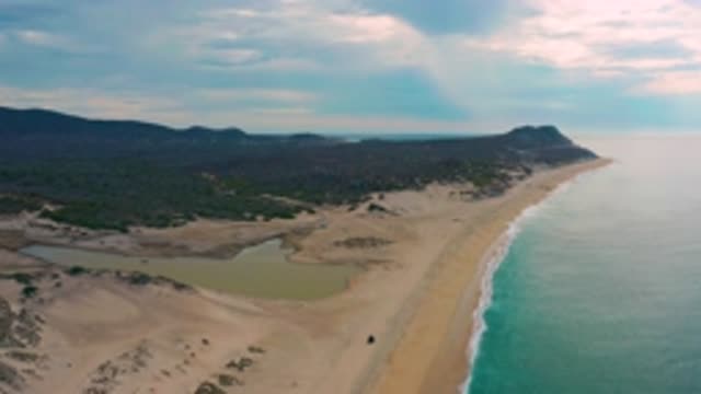 LAGUNA BEACH BCS MEXICO-2020: Slowly Panning Drone Footage of Beach Tide and Ocean