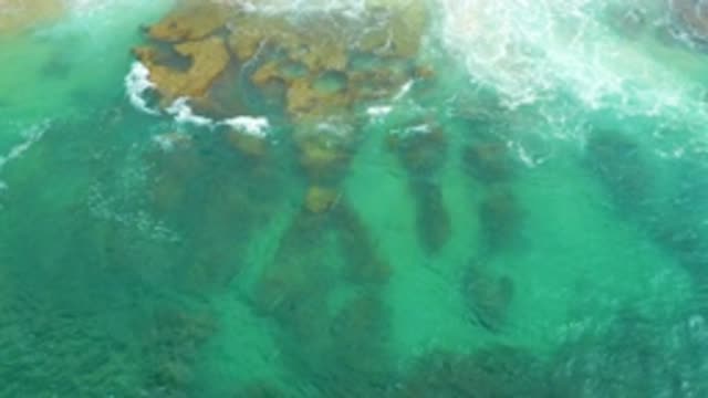 LAGUNA BEACH BCS MEXICO-2020: Crystal Clear Waves Crashing Against The Corals On