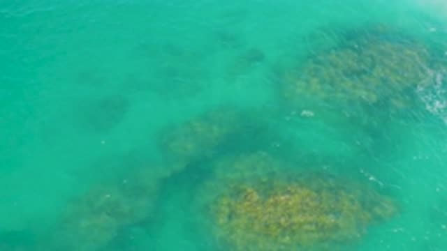 LAGUNA BEACH BCS MEXICO-2020: Heavy And Big Rocks Under The Green Deep Ocean