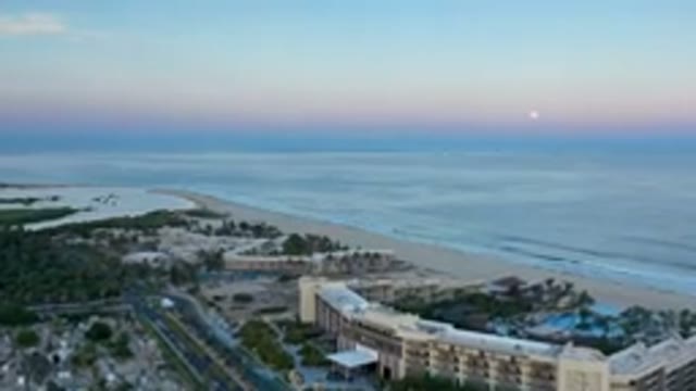 SAN JOSE DEL CABO MEXICO-2020: Timelapse Of Ocean Waves Rolling Onto Shore With