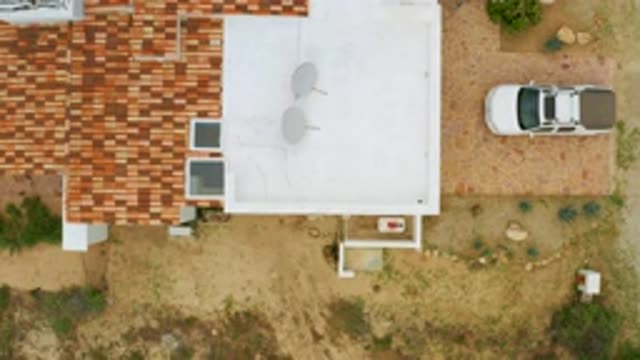 LA RIBERA BCS MEXICO-2020: Car In Front Of A Beautiful House With A Garden In A