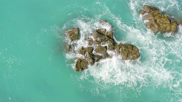 DREAMS BEACH BCS MEXICO-2020: Small to Moderate Waves Collide With Rock