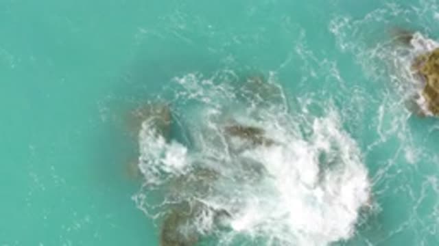 DREAMS BEACH BCS MEXICO-2020: Waves Crashing Against Rocks