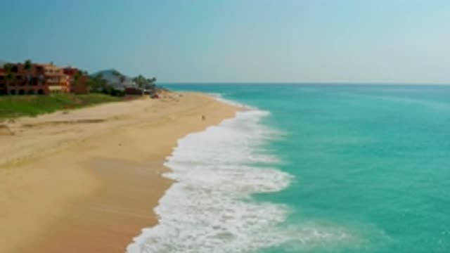 DREAMS BEACH BCS MEXICO-2020: Crystal Blue Water Foaming At The Shoreline With