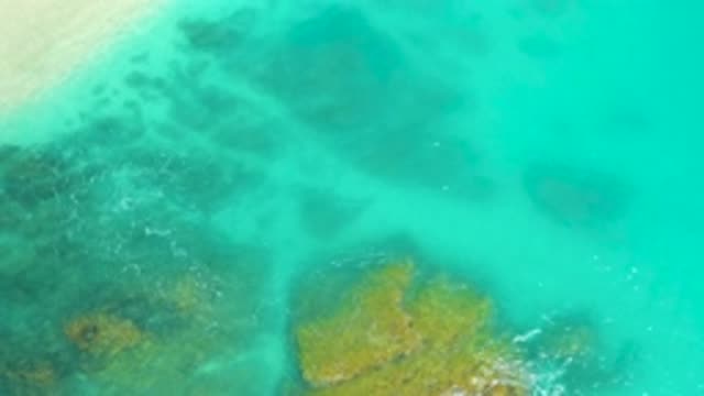 DREAMS BEACH BCS MEXICO-2020: A Crystal Clear Blue Sea With Little Waves