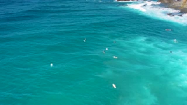 CERRITOS BCS MEXICO-2020: Crystal Clear Blue Sea Water White Waves Hitting The Rocks