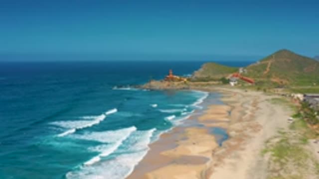 CERRITOS BCS MEXICO-2020: Waves Crashing Into Holiday Resort Beach