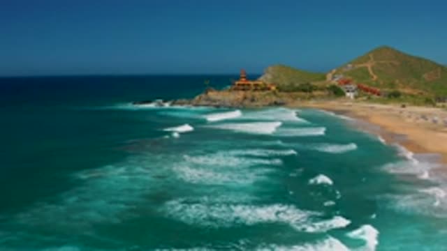 CERRITOS BCS MEXICO-2020: Focusing Sea Waves Hitting Beach